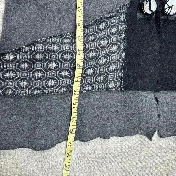 Woolflower Vest Patchwork 100% Wool Made in USA - Picture 3 of 8